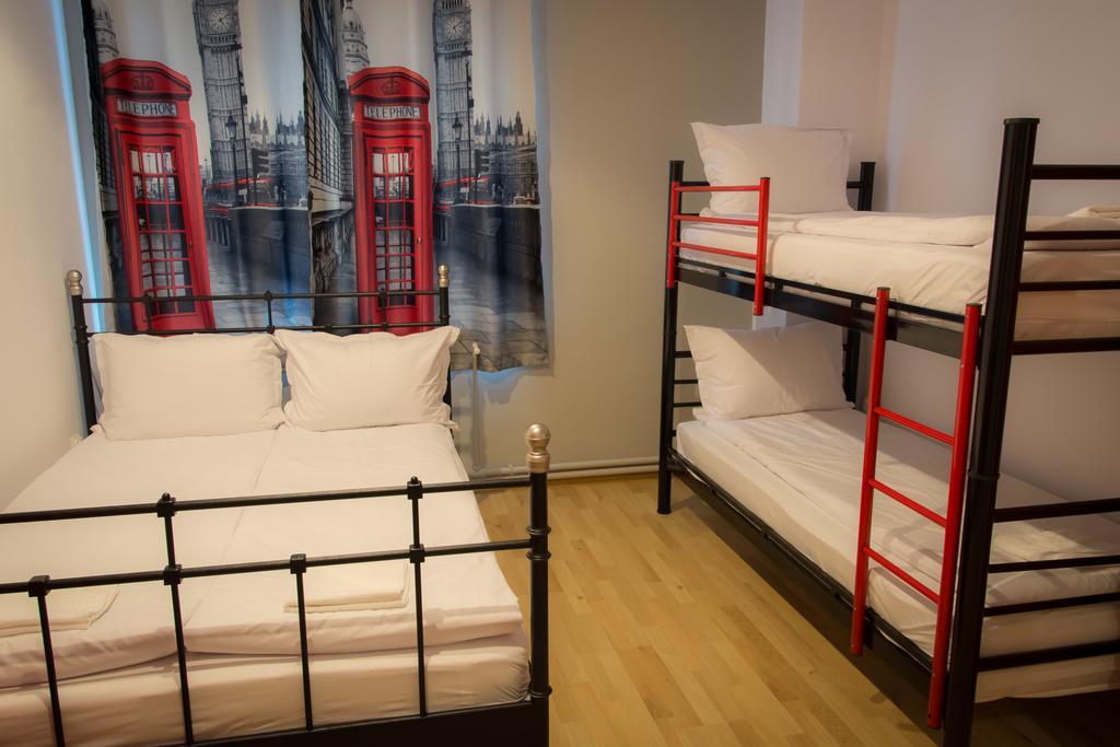 Book-A-Rest Hostel Bucharest Room photo