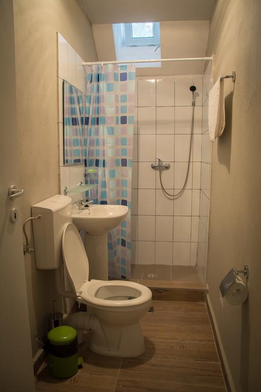Book-A-Rest Hostel Bucharest Room photo